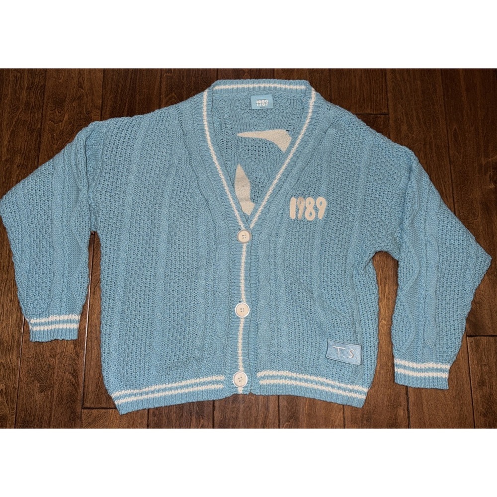 Taylor Swift 1989 Cardigan Taylor's Version Limited Edition M/L Light Blue Used